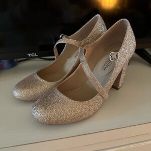 Size 8 gold sparkle heels.